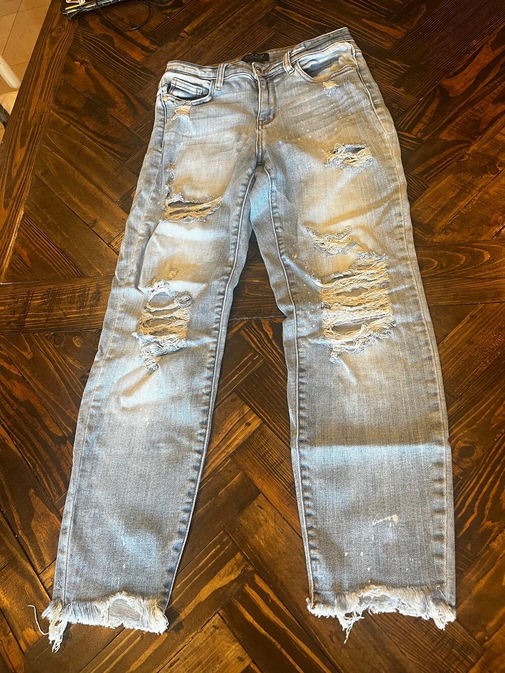 Judy Blue Boyfriend Fit Raw Hem Cropped Jeans Women 5/27 Distressed Splattered